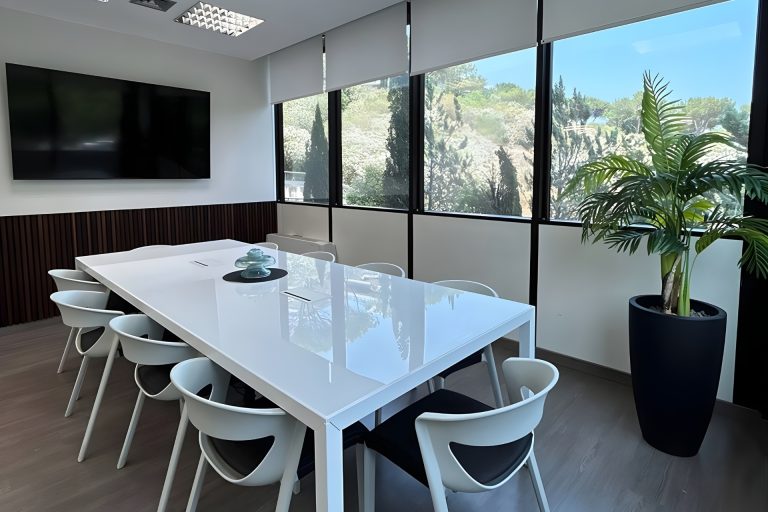 Office Planet progetta la sede Greenvolt a Roma: interior design ufficio tra identità, funzionalità e mercato workspace